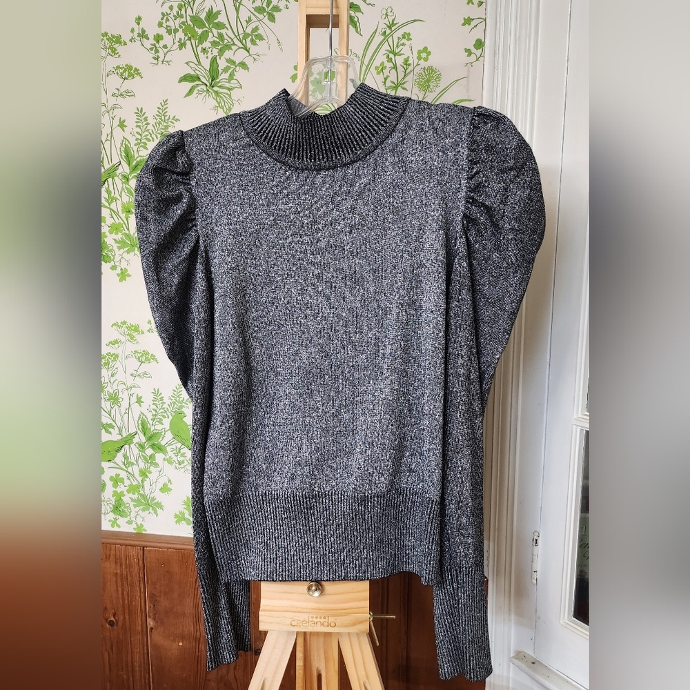 Elegant Gray Women's Sweater